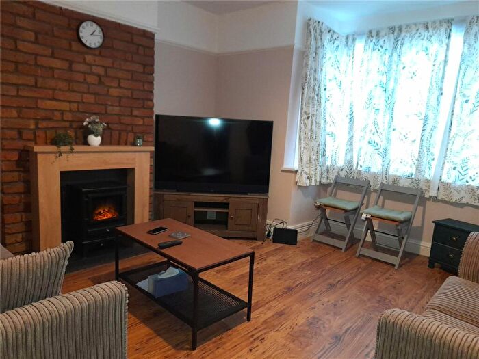 1 Bedroom Maisonette To Rent In Langley Road, Slough, Berkshire, SL3