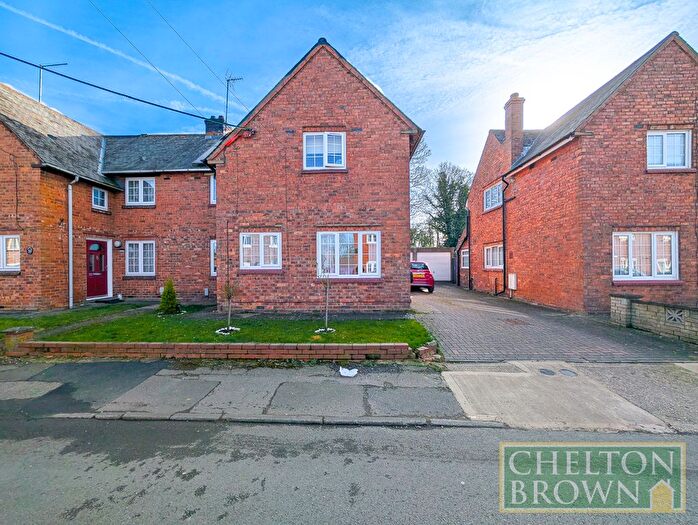 3 Bedroom Semi-Detached House For Sale In The Leys, Roade, NN7