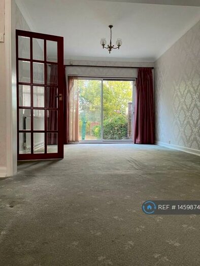 3 Bedroom Terraced House To Rent In Chadville Gardens, Romford, RM6