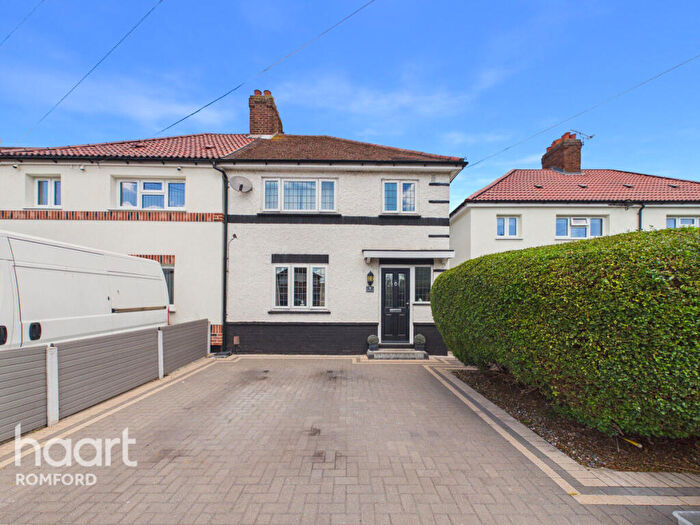 3 Bedroom Semi-Detached House For Sale In Meadow Road, Romford, RM7