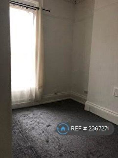 2 Bedroom Flat To Rent In Croxteth Grove, Liverpool, L8