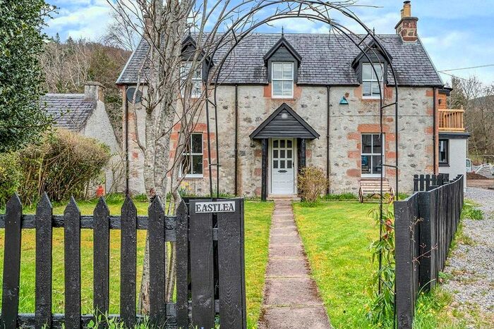 5 Bedroom Detached House For Sale In Drumnadrochit, Inverness, Highland, IV63