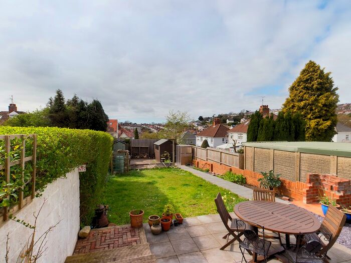 3 Bedroom Semi-Detached House To Rent In Carnglas Road, Sketty, Swansea, SA2