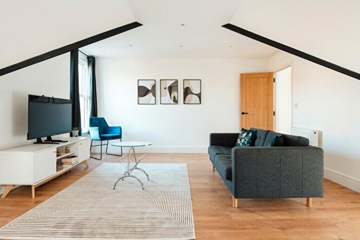 2 Bedroom Flat For Sale In Canadian Avenue, Catford, SE6