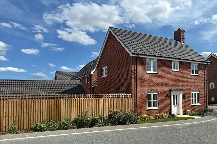 4 Bedroom Link Detached House For Sale In London Road, Beccles, Suffolk, NR34