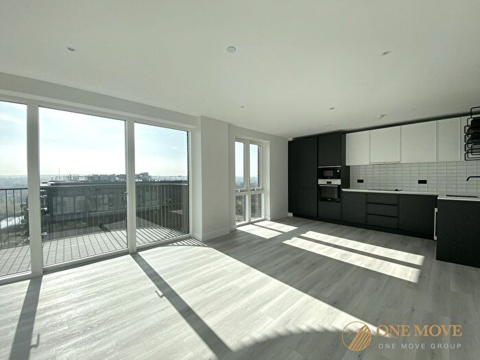 3 Bedroom Flat To Rent In Kidbrooke Village, London, SE3