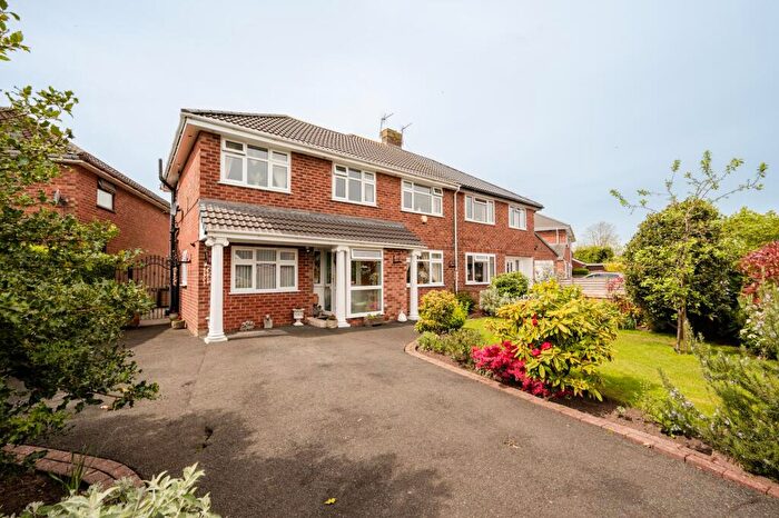 4 Bedroom Semi-Detached House For Sale In The Serpentine, Aughton, L39