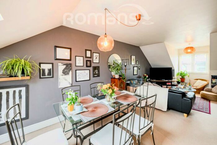 2 Bedroom Apartment To Rent In Hayter Lodge, High Wycombe, HP13