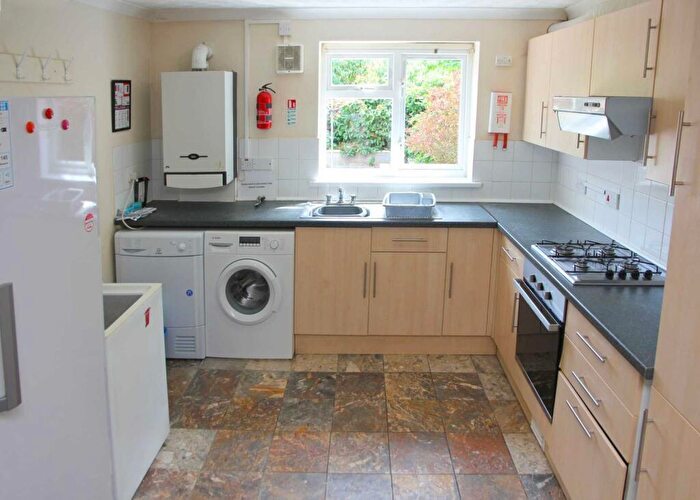 6 Bedroom Terraced House To Rent In Christchurch Road, Reading, RG2