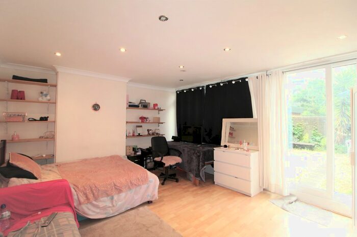 4 Bedroom Flat To Rent In Falmouth Road, London, SE1