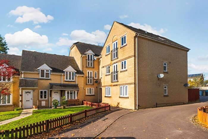 2 Bedroom Flat For Sale In Farmhouse Meadow, Witney, OX28