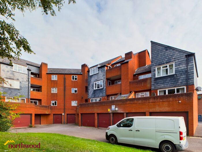 1 Bedroom Flat To Rent In Jubilee Court, Banbury, OX16