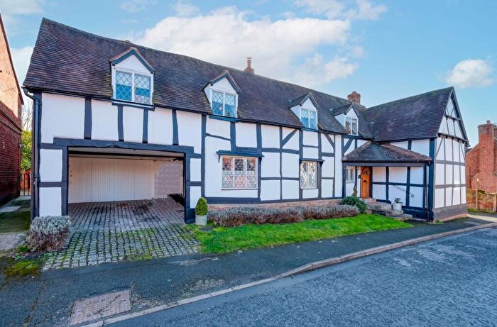 4 Bedroom Detached House For Sale In High Street, Feckenham, B96