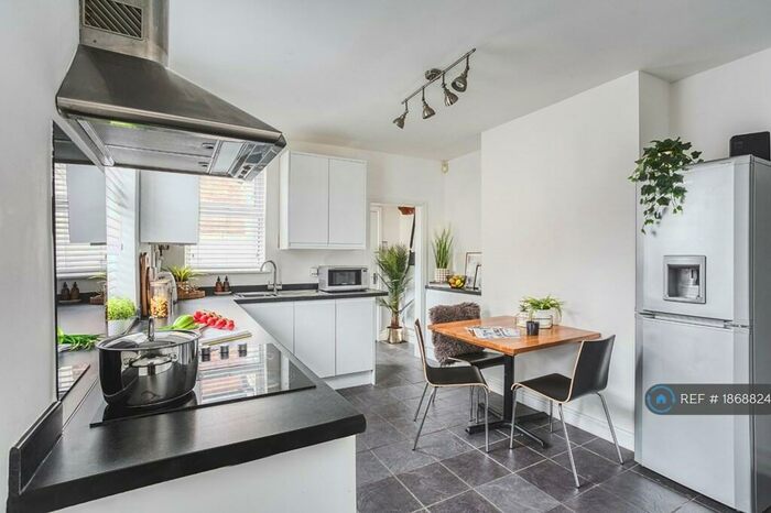 3 Bedroom Semi-Detached House To Rent In Peach Street, Derby, DE22