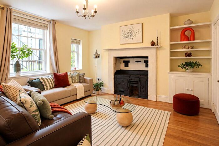 2 Bedroom Maisonette For Sale In Southleigh Road, Bristol, BS8