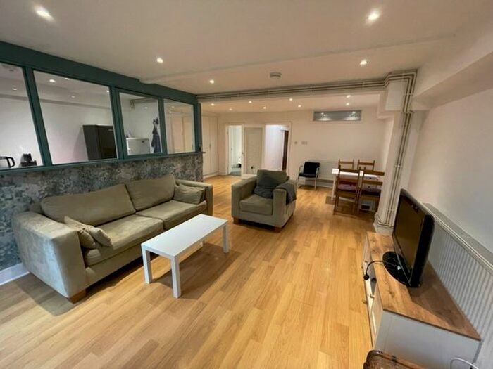 1 Bedroom Flat To Rent In Eastern Road, Brighton, BN2