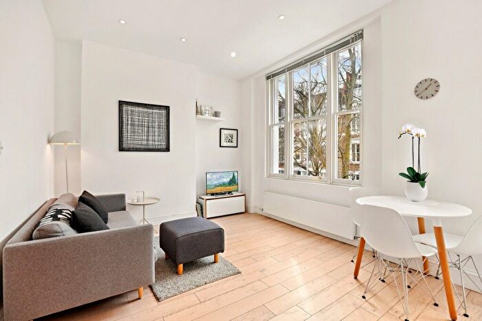 1 Bedroom Flat For Sale In Kempsford Gardens, London, SW5