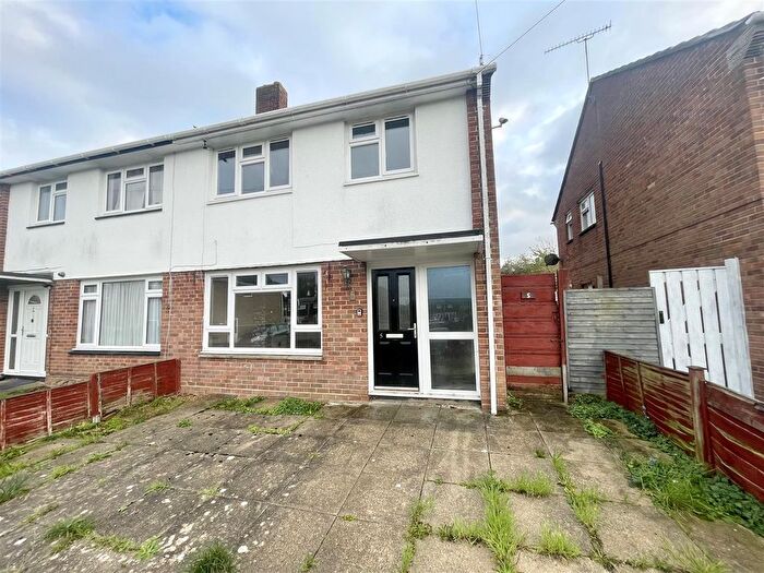 3 Bedroom Semi Detached House For Sale In Peverell Road, Hamworthy, Poole, BH16