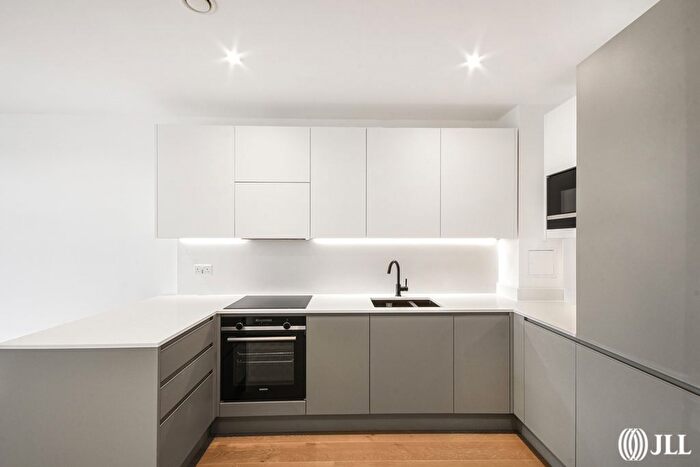 1 Bedroom Flat To Rent In Capital Interchange Way, Brentford, TW8