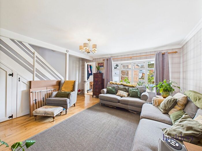 3 Bedroom Semi-Detached House To Rent In Canford Drive, Addlestone, Surrey, KT15