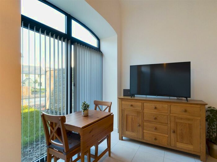 2 Bedroom Bungalow For Sale In The Oaks, Llangattock, Crickhowell, Powys, NP8