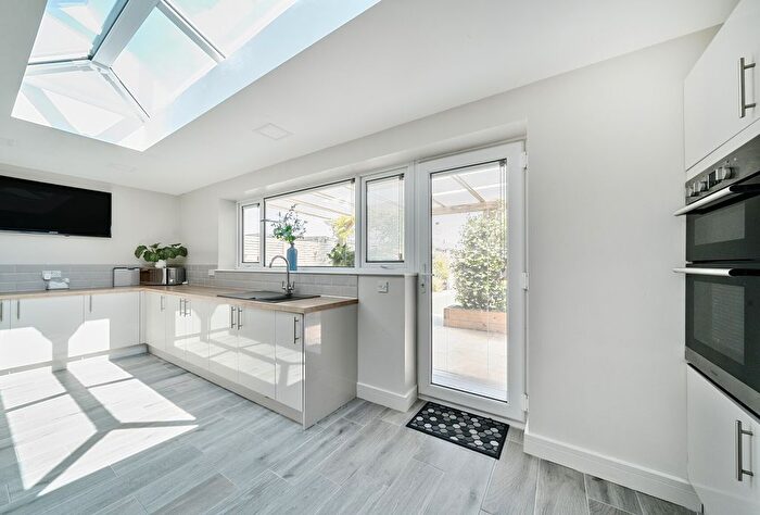 3 Bedroom End Of Terrace House For Sale In Park Avenue, Winterbourne, Bristol, Gloucestershire, BS36