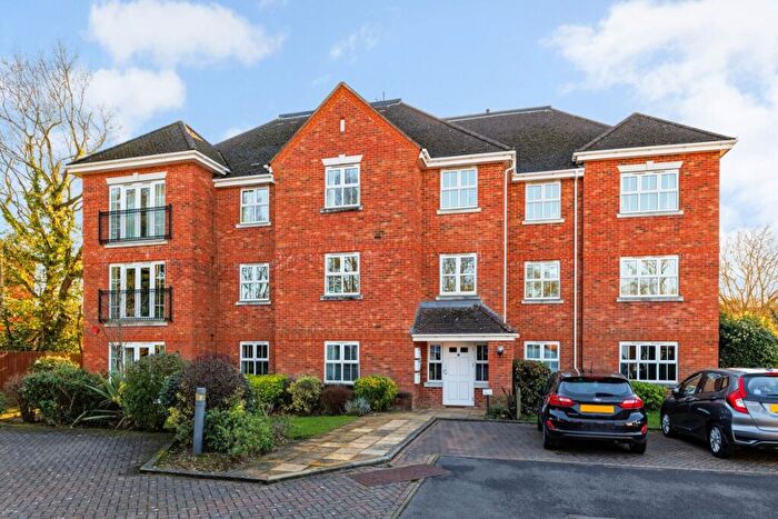 2 Bedroom Apartment To Rent In Maxwell Road Beaconsfield, HP9