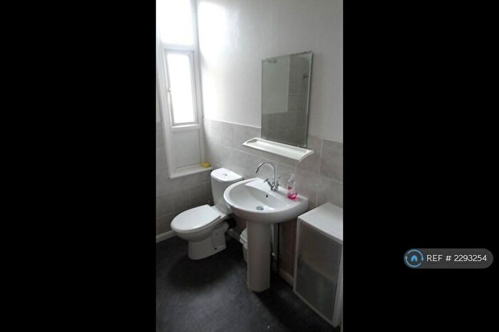 5 Bedroom Terraced House To Rent In Sheffield Road, Portsmouth, PO1
