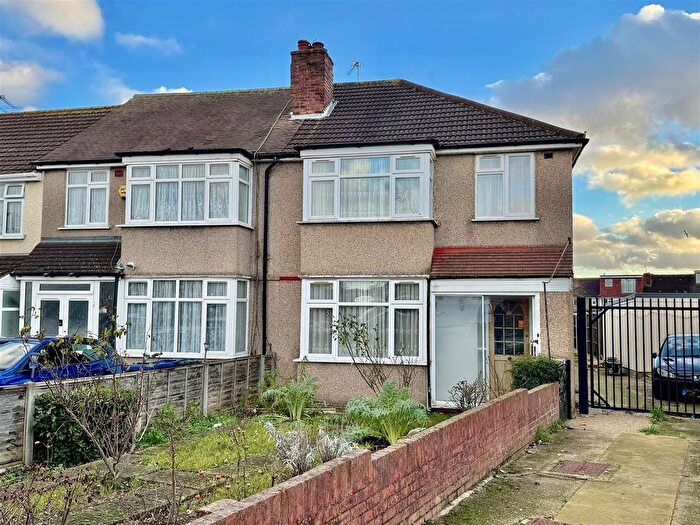 3 Bedroom End Terrace House For Sale In Mornington Road, Greenford, UB6