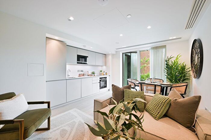 1 Bedroom Flat For Sale In Chiswick Green, Chiswick High Road, W4