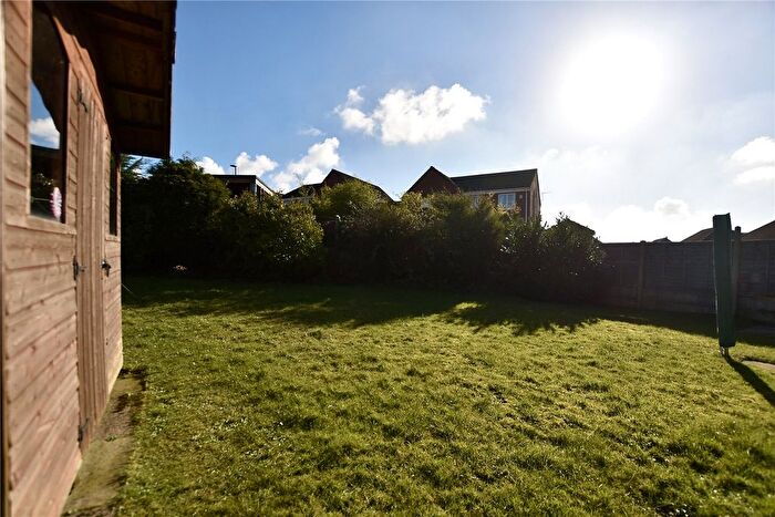 2 Bedroom Bungalow For Sale In Cumberland Drive, Royton, Oldham, Greater Manchester, OL2