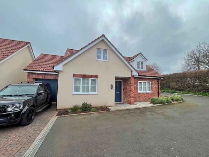 4 Bedroom Detached House To Rent In Bircham Road, Minehead, TA24