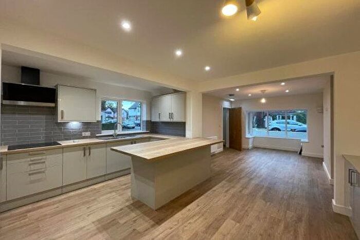 4 Bedroom Semi-Detached House To Rent In Henry Road, Nottingham, NG9