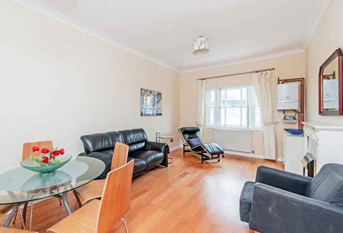 2 Bedroom Apartment To Rent In Wellington Road, St John's Wood, London, NW8