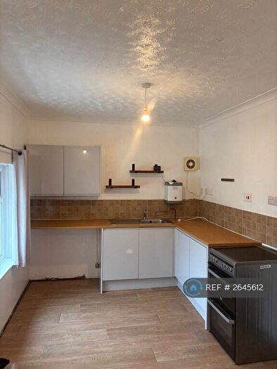 2 Bedroom Flat To Rent In Ivydene, Whitland, SA34