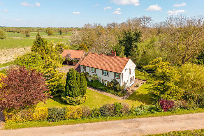 3 Bedroom Detached House For Sale In Kingshaugh Farm Cottage, Lincoln Road, East Markham, NG22