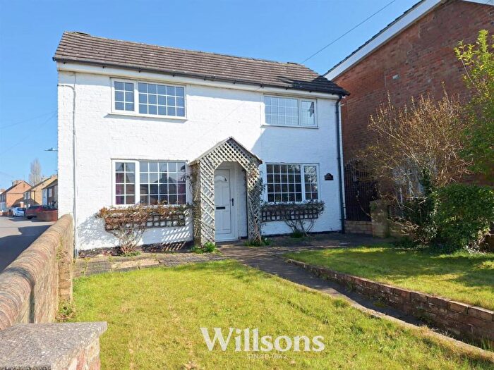 3 Bedroom Detached House For Sale In South Street, Alford, LN13