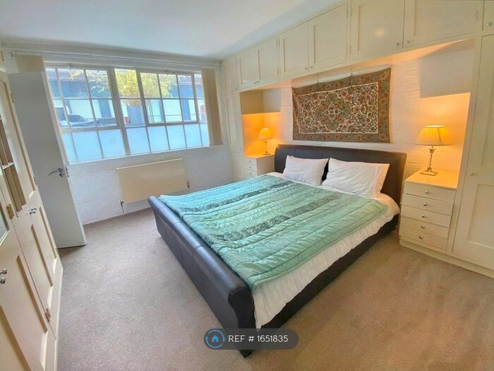 2 Bedroom Maisonette To Rent In Fullwood's Mews, Hoxton, N1