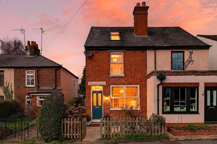 3 Bedroom Semi-Detached House For Sale In London Road, Wokingham, RG40