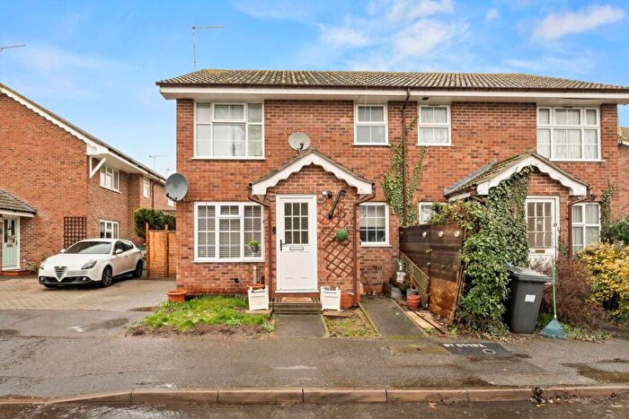 1 Bedroom Flat To Rent In Slade Road, Otterswhaw, KT16