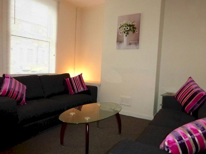 3 Bedroom Terraced House To Rent In Humber Road, Beeston, NG9