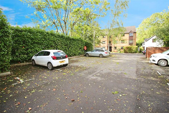 1 Bedroom Flat For Sale In Rivercourt, Beeches Road, GL7
