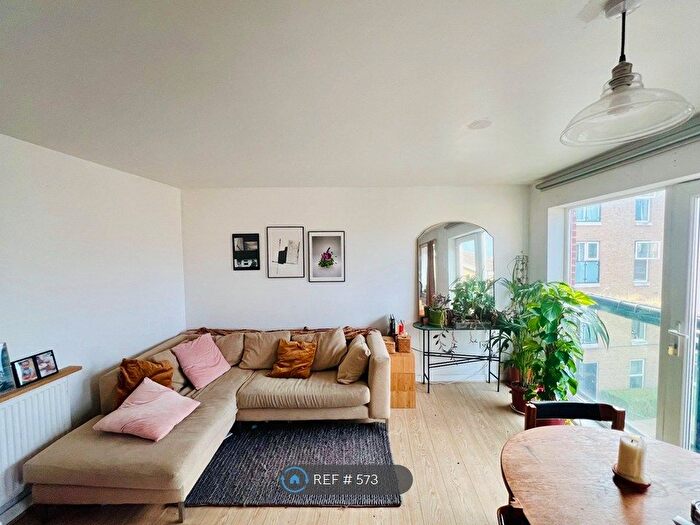 2 Bedroom Flat To Rent In Calypso Crescent, London, SE15