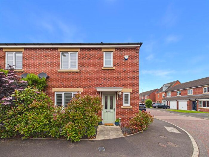 3 Bedroom Semi-Detached House For Sale In Ridge End Drive, Seaton Delaval, NE25