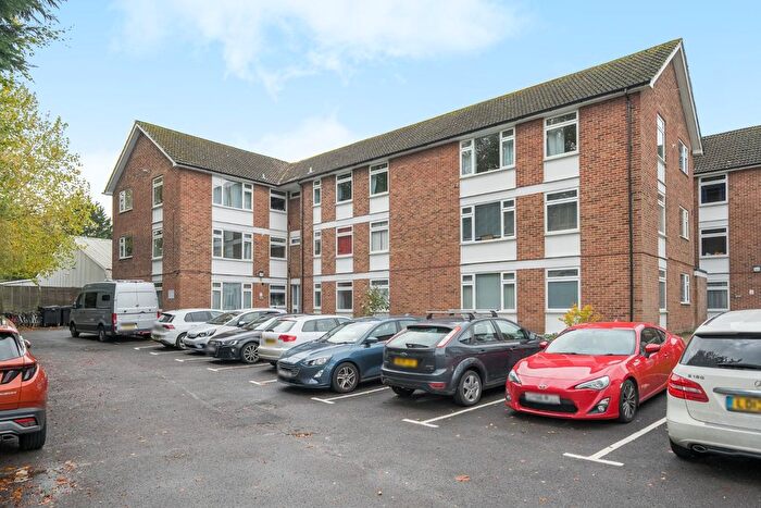 2 Bedroom Flat For Sale In Norman Road, Winchester, Hampshire, SO23