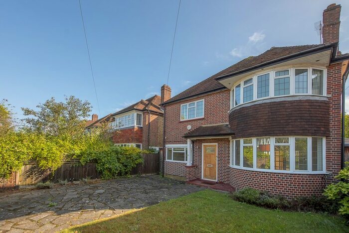 6 Bedroom Detached House To Rent In Lauderdale Drive, Richmond, TW10