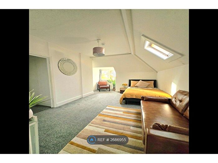 1 Bedroom Flat To Rent In Queens Park Gardens, Bournemouth, BH8