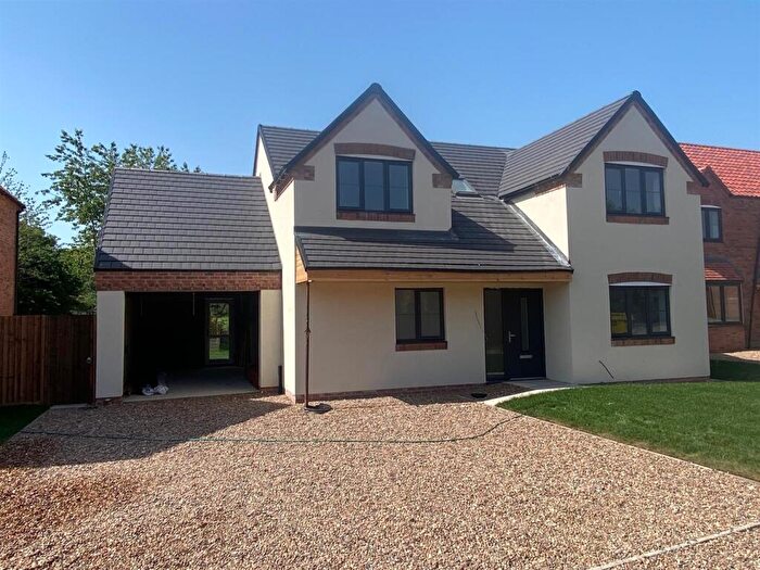 3 Bedroom Detached House For Sale In Grove Grange, Barnby Road, Newark, NG24