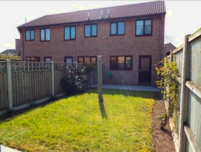 2 Bedroom End Of Terrace House To Rent In Maple Drive, Norwich, NR8