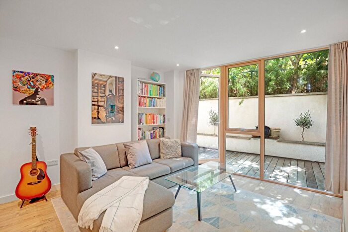 1 Bedroom Flat For Sale In Canonbury Road, London, N1